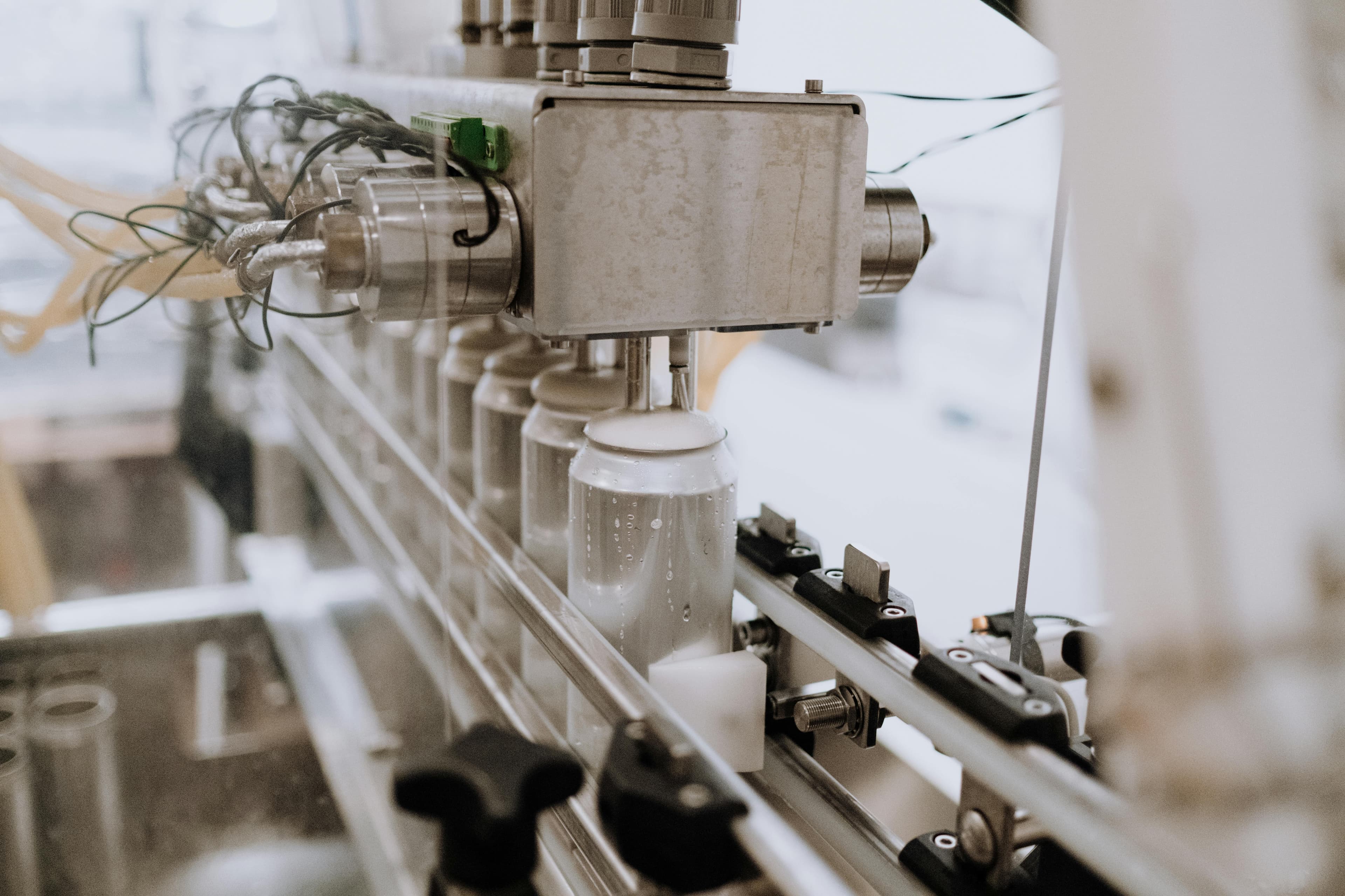 Sterile pharmaceutical filling and bottling line